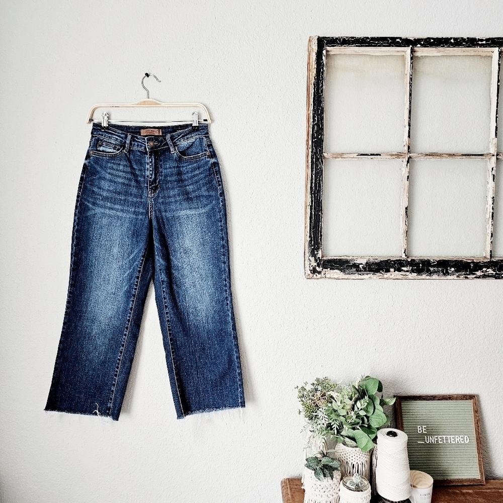 Judy Blue HR Wide Leg Raw Hem Cropped Denim Jeans Embroidered Pockets 5/27 - Picture 3 of 12